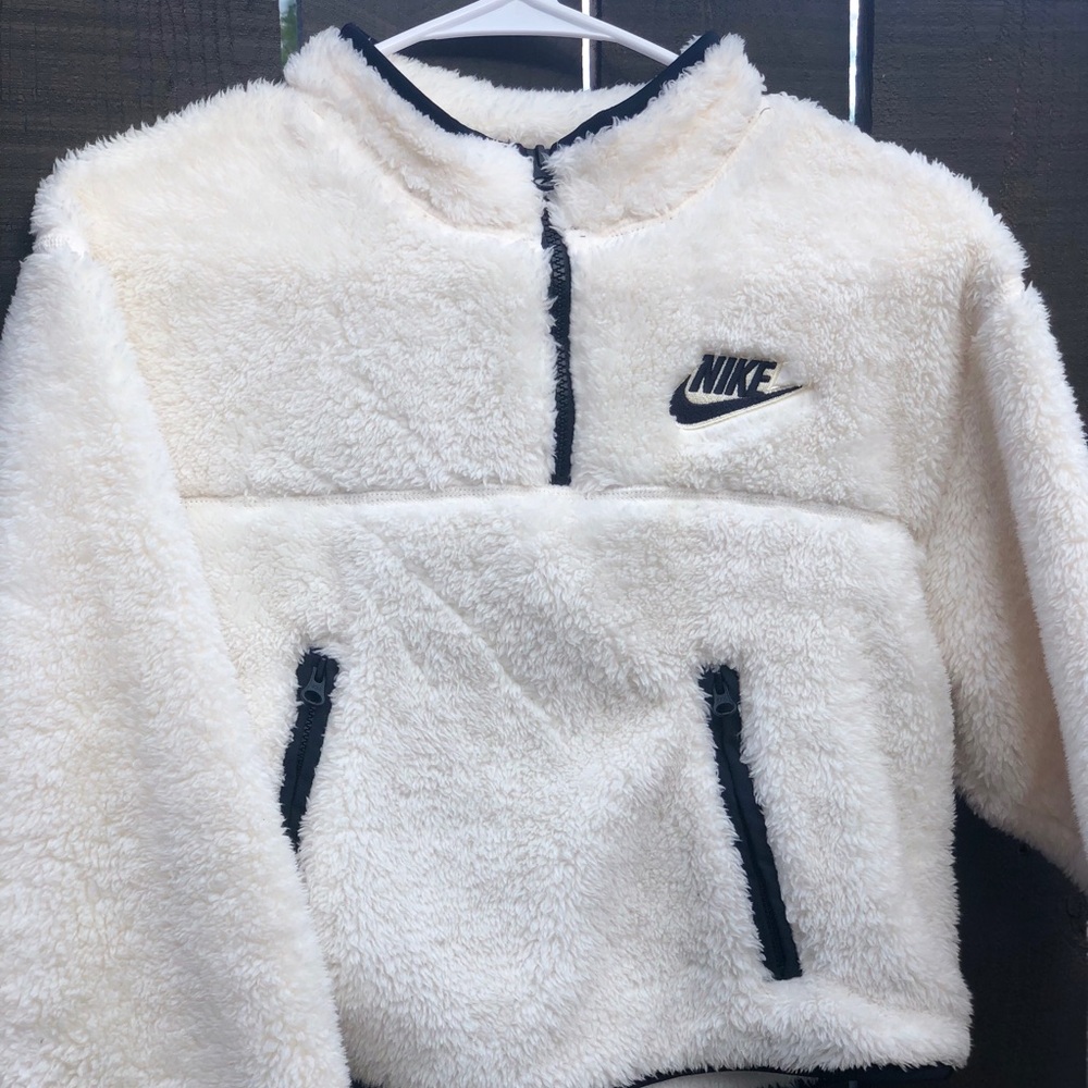 Nike Sherpa Crop